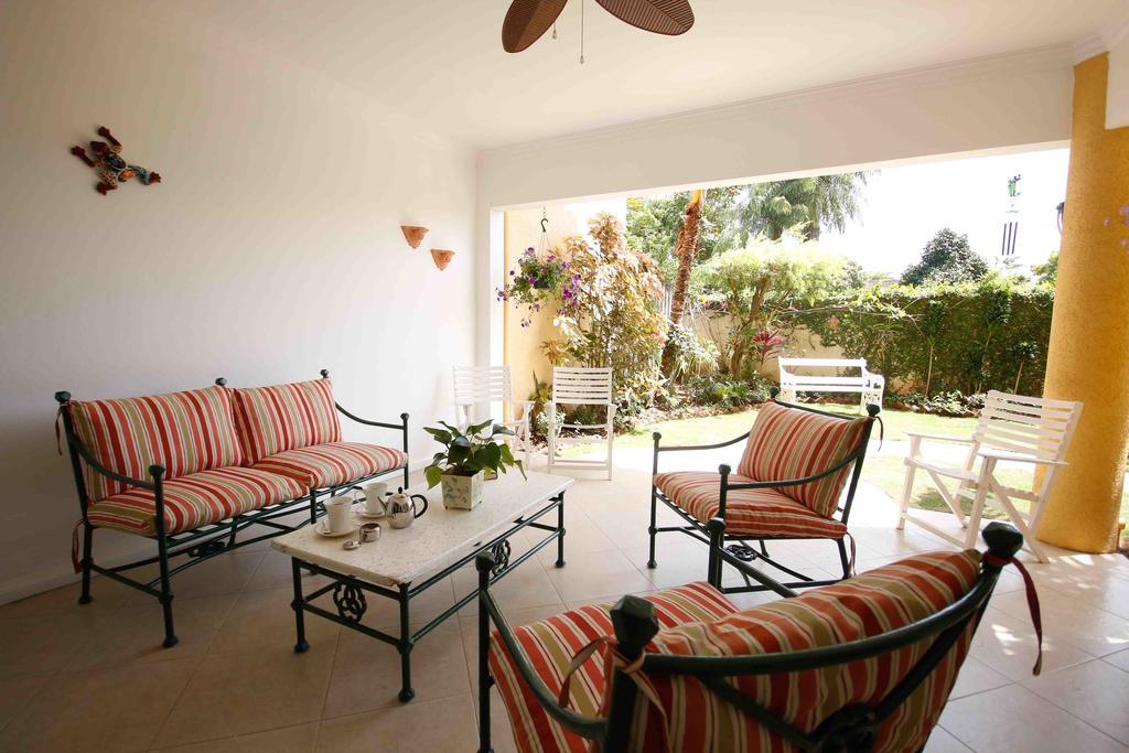 Cattleya Luxury Suites Kingston Ruang foto