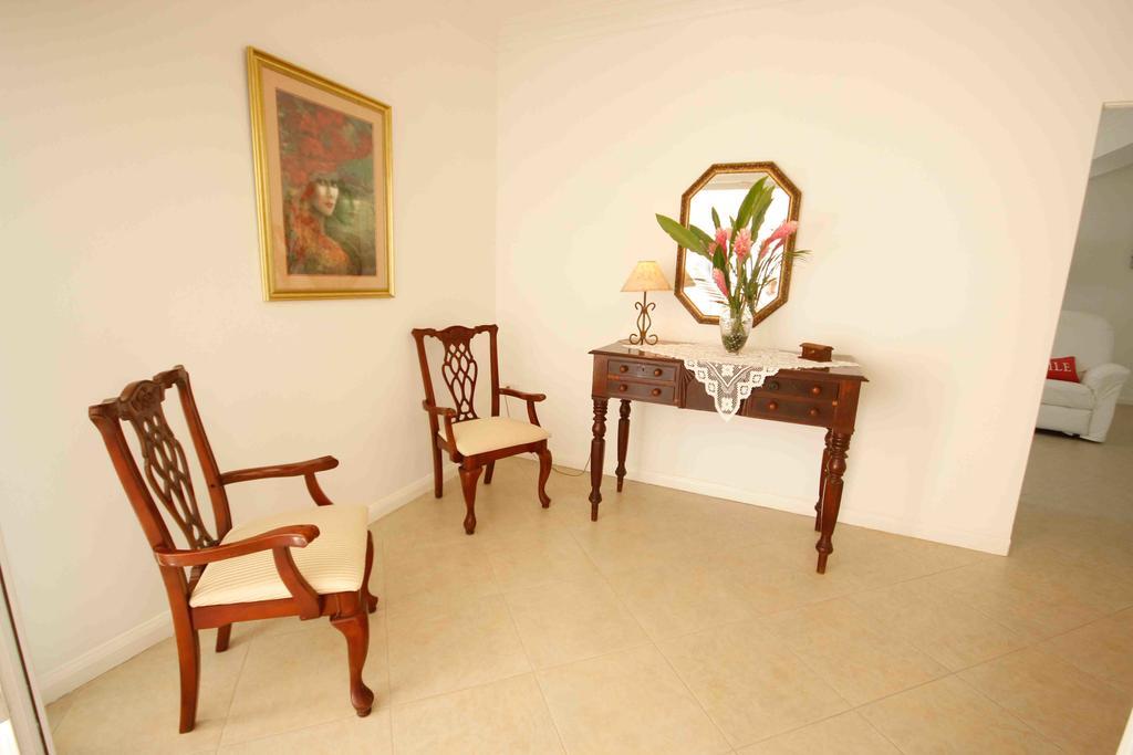 Cattleya Luxury Suites Kingston Ruang foto