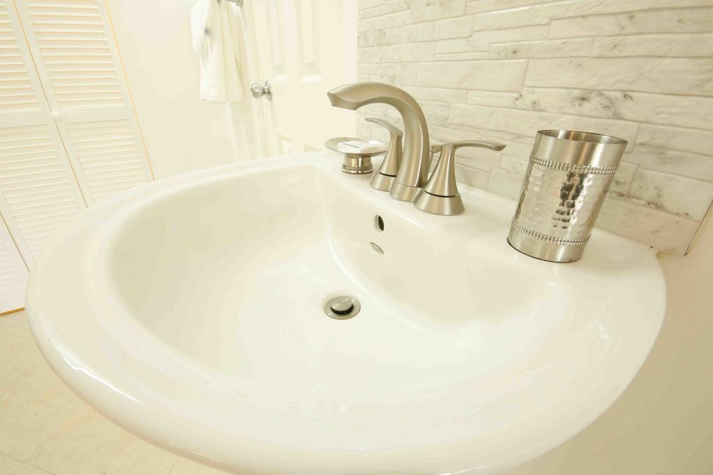 Cattleya Luxury Suites Kingston Ruang foto