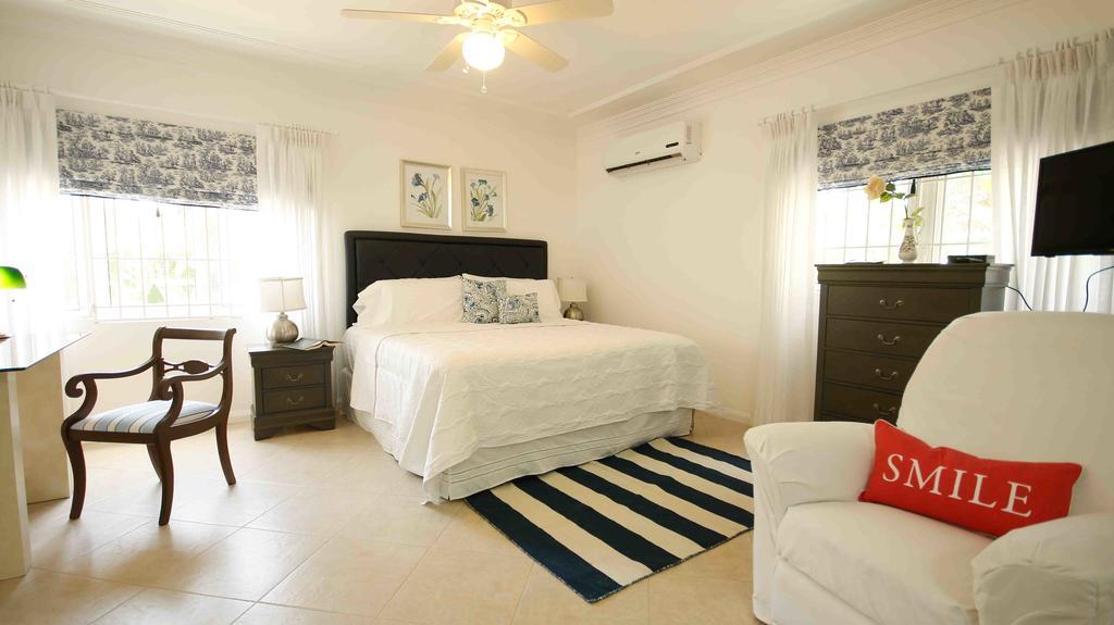 Cattleya Luxury Suites Kingston Ruang foto