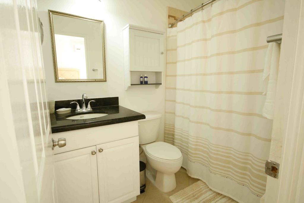Cattleya Luxury Suites Kingston Bagian luar foto