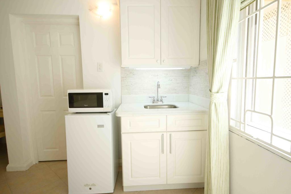 Cattleya Luxury Suites Kingston Bagian luar foto