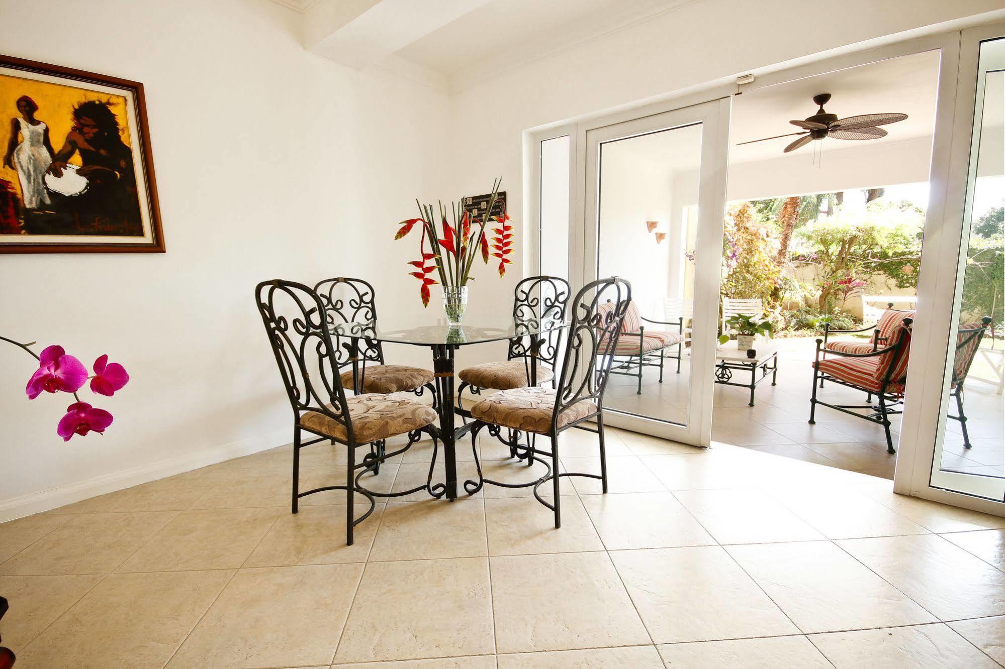 Cattleya Luxury Suites Kingston Bagian luar foto