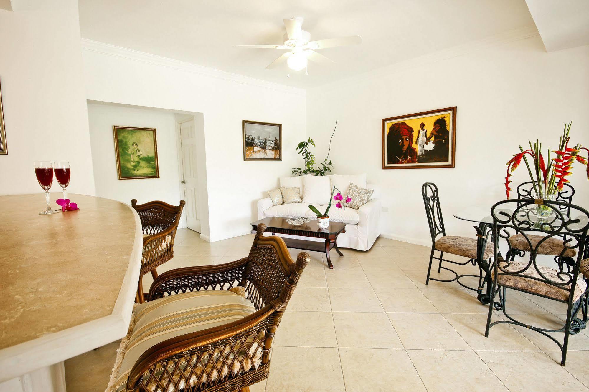 Cattleya Luxury Suites Kingston Bagian luar foto
