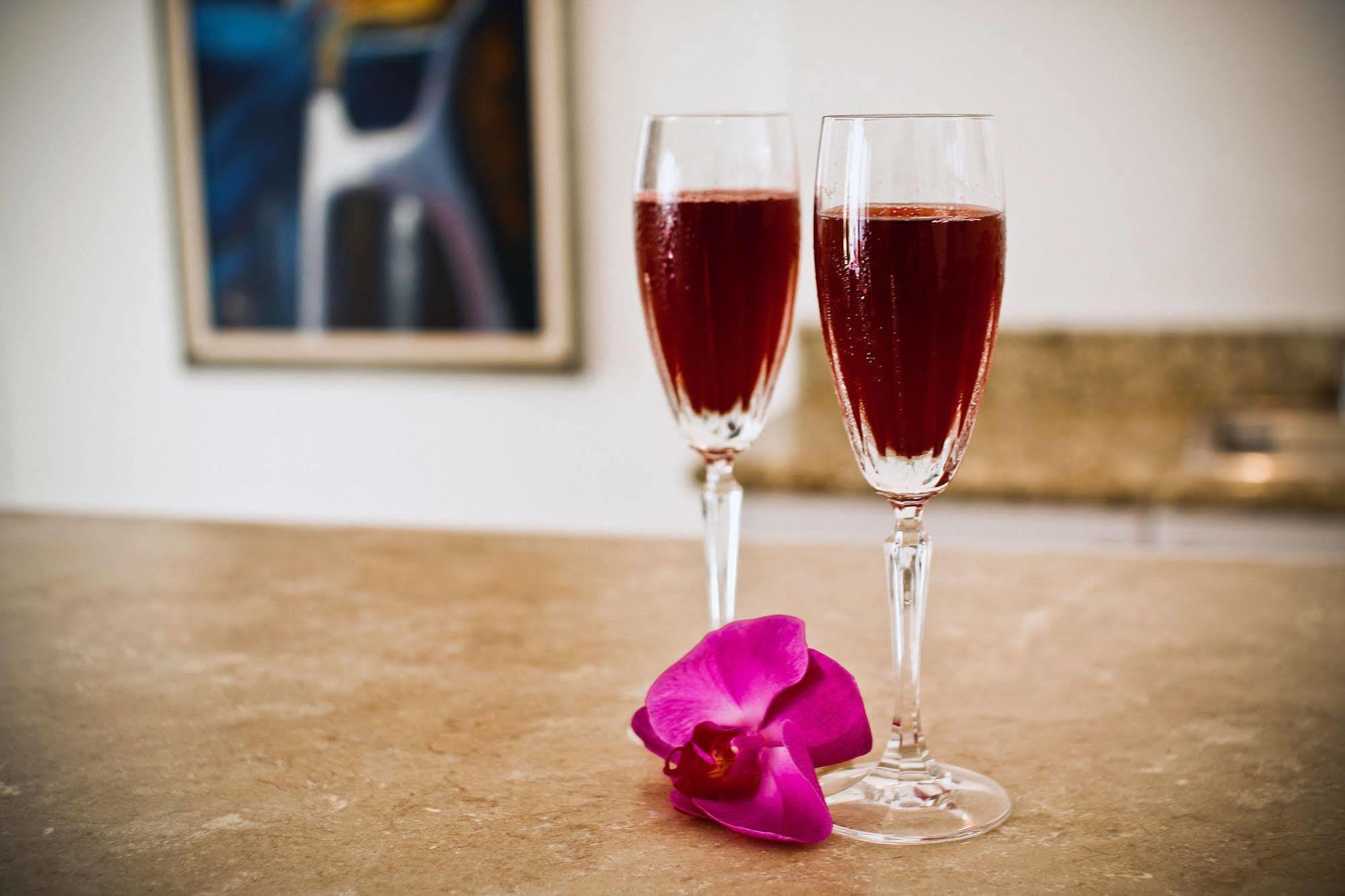 Cattleya Luxury Suites Kingston Bagian luar foto